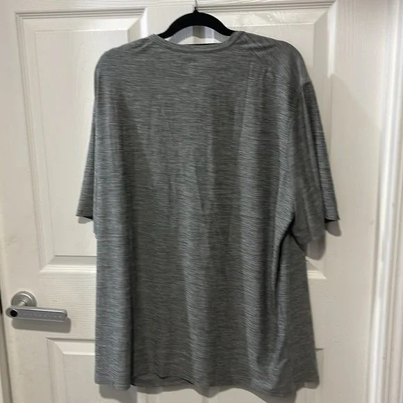 Duluth Trading Co Men's Gray Henley Shirt - Picture 4 of 4